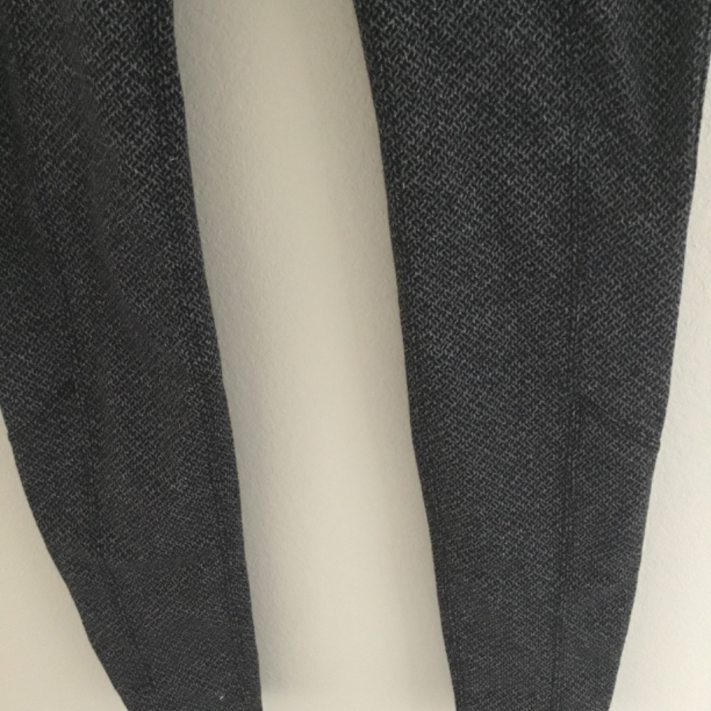 Athleta Gray And Black Patterned Workout Tights A… - image 4